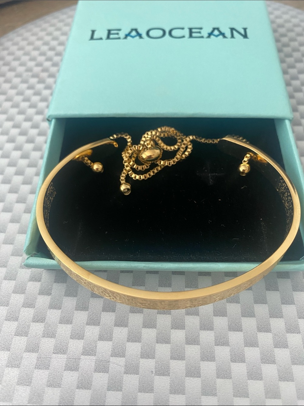 New in Box Leaocean Bracelet